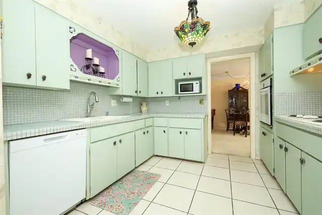 Listing Photo 14