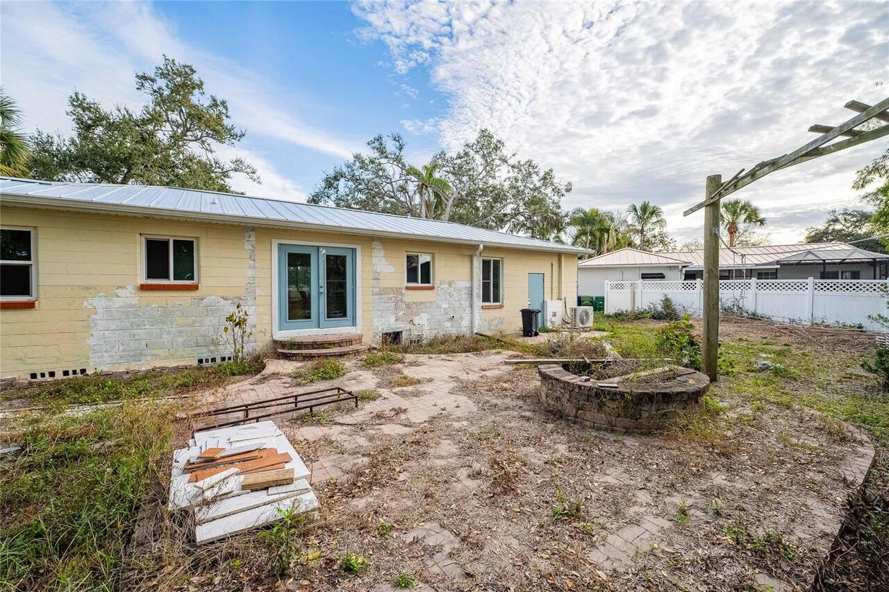 Listing Photo 11