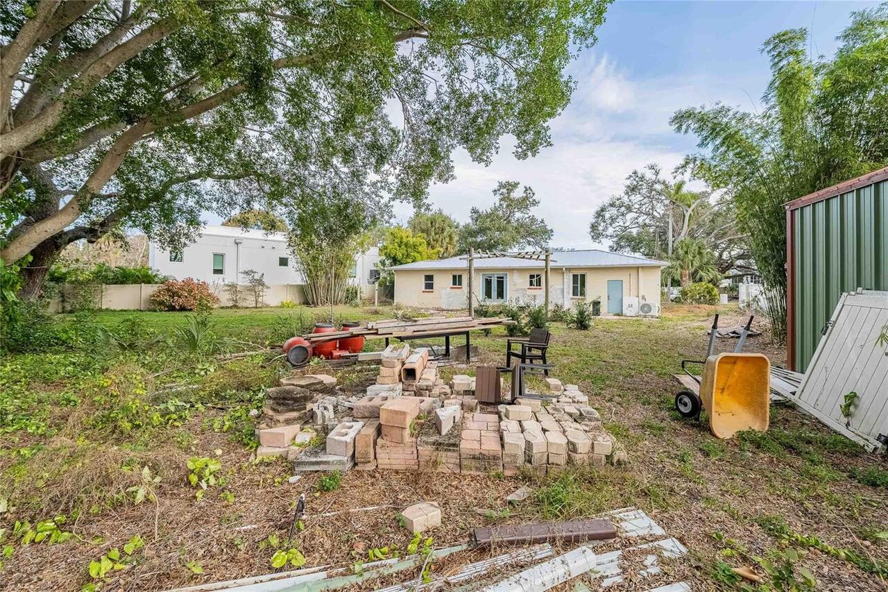 Listing Photo 12