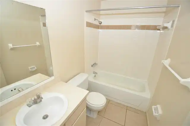 Listing Photo 8