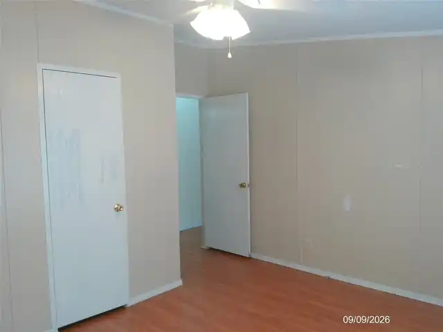 Listing Photo 12