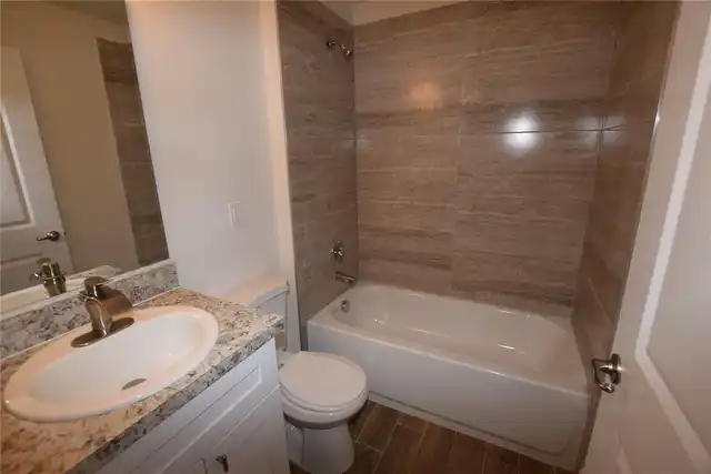 Listing Photo 9