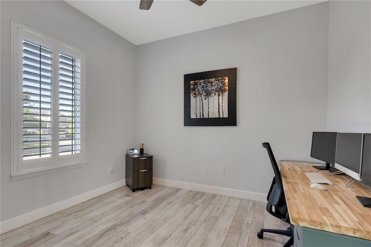 Listing Photo 12