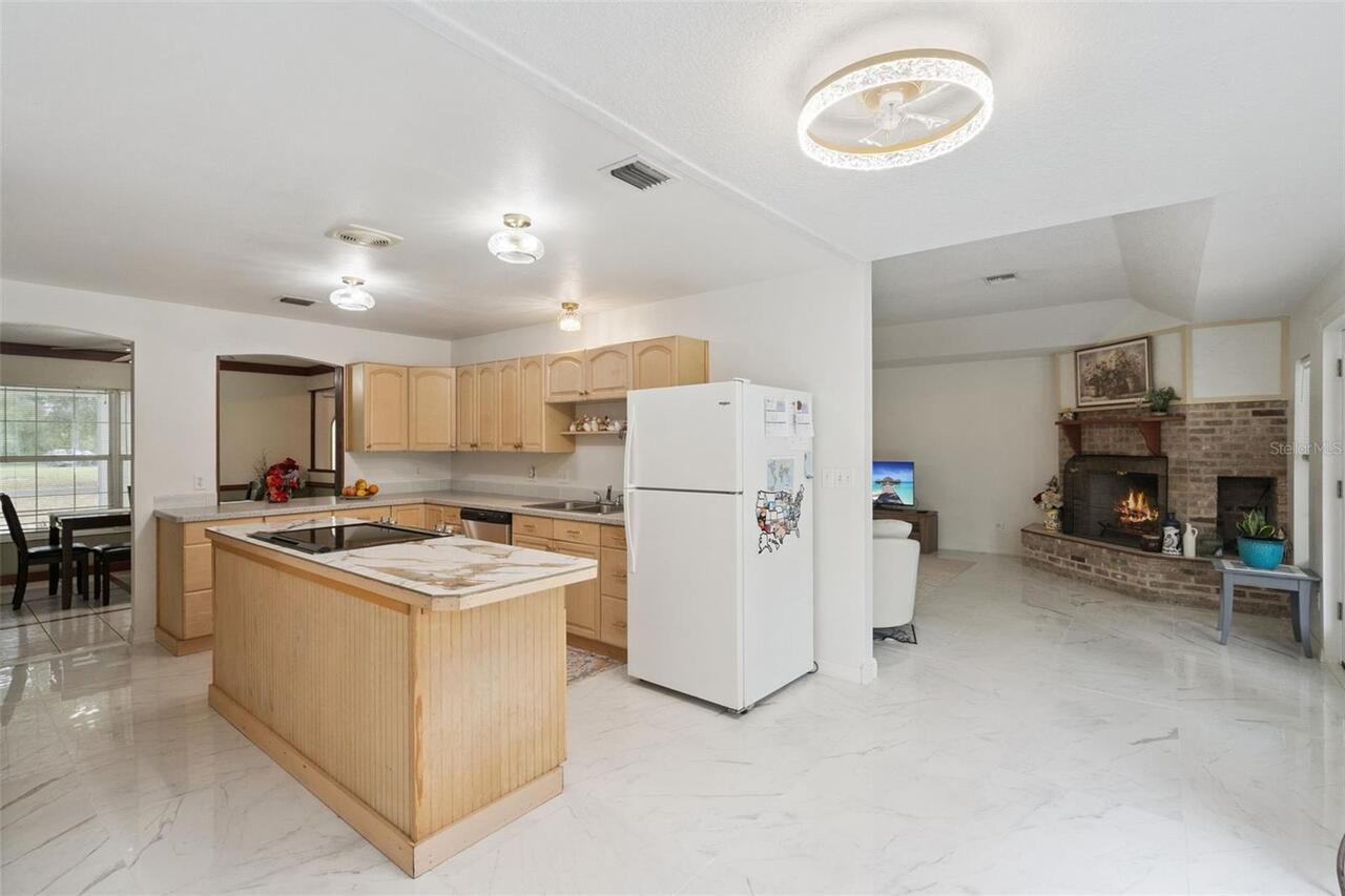 Listing Photo 10