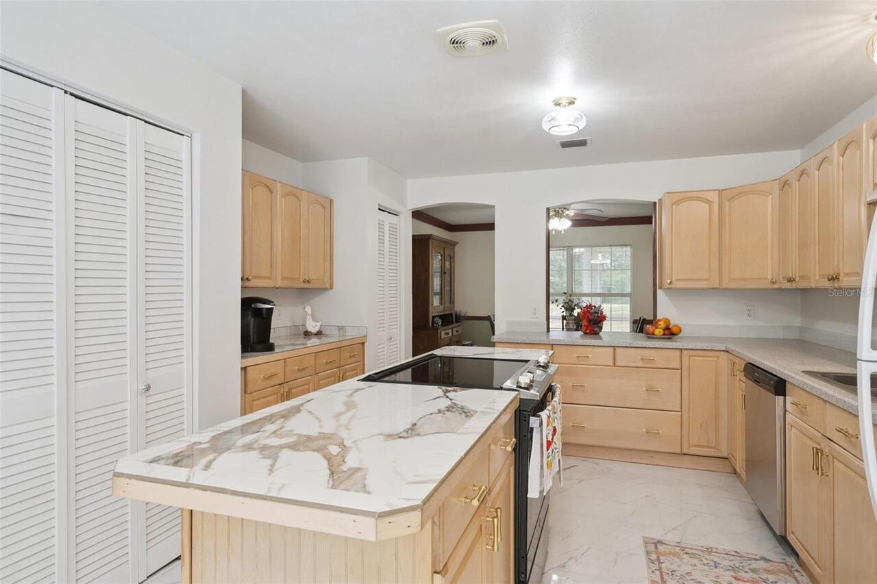 Listing Photo 14
