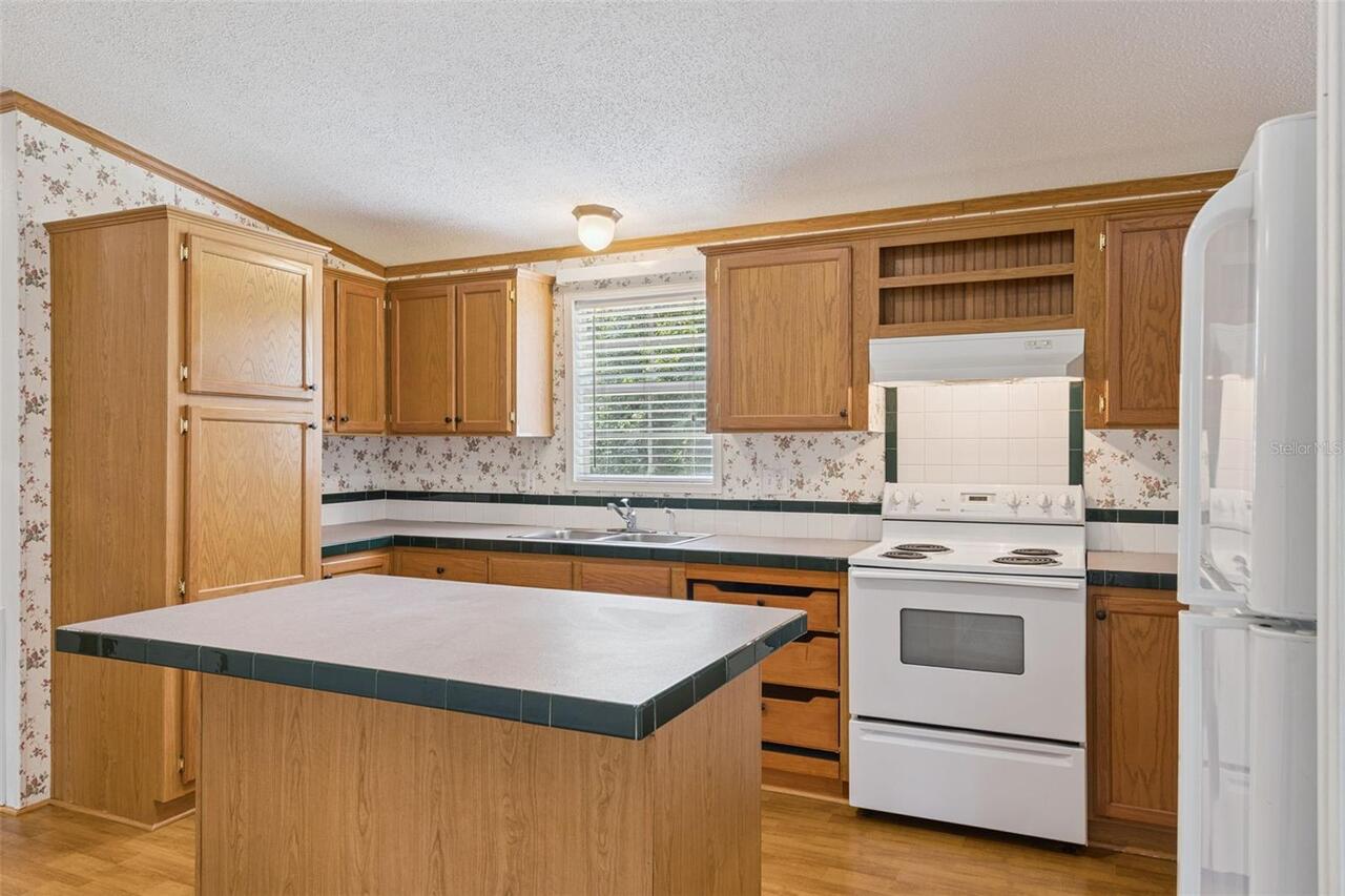 Listing Photo 9