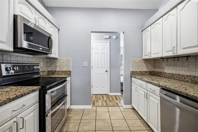 Listing Photo 14