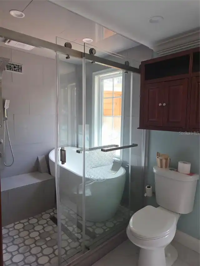 Listing Photo 18