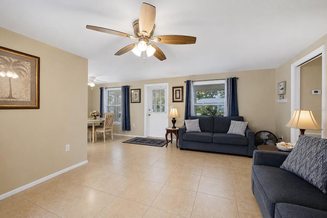 Listing Photo 11
