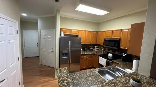 Listing Photo 9