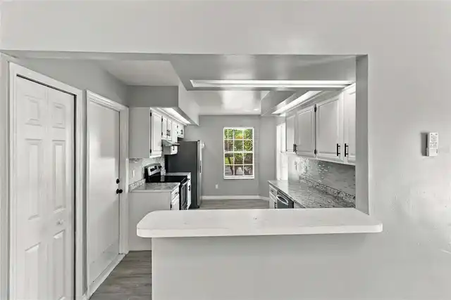 Listing Photo 8