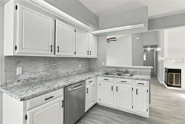 Listing Photo 11