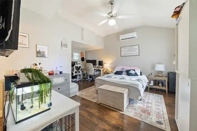 Listing Photo 11
