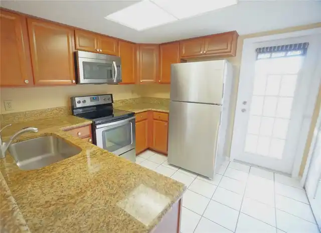 Listing Photo 11