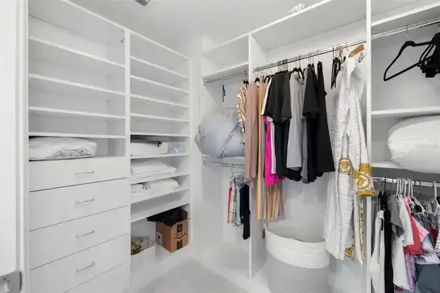 Listing Photo 12