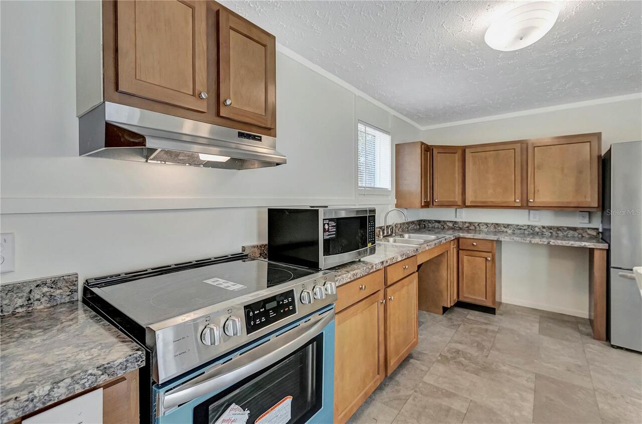 Listing Photo 9