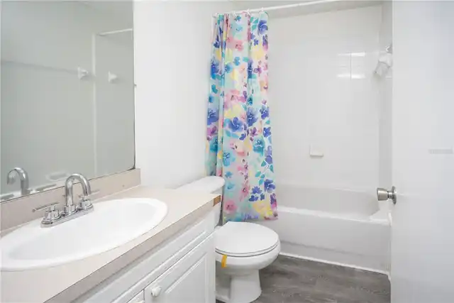 Listing Photo 6