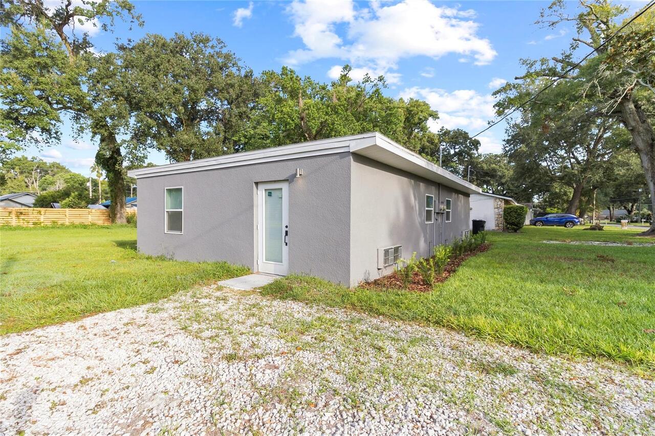 Listing Photo 11