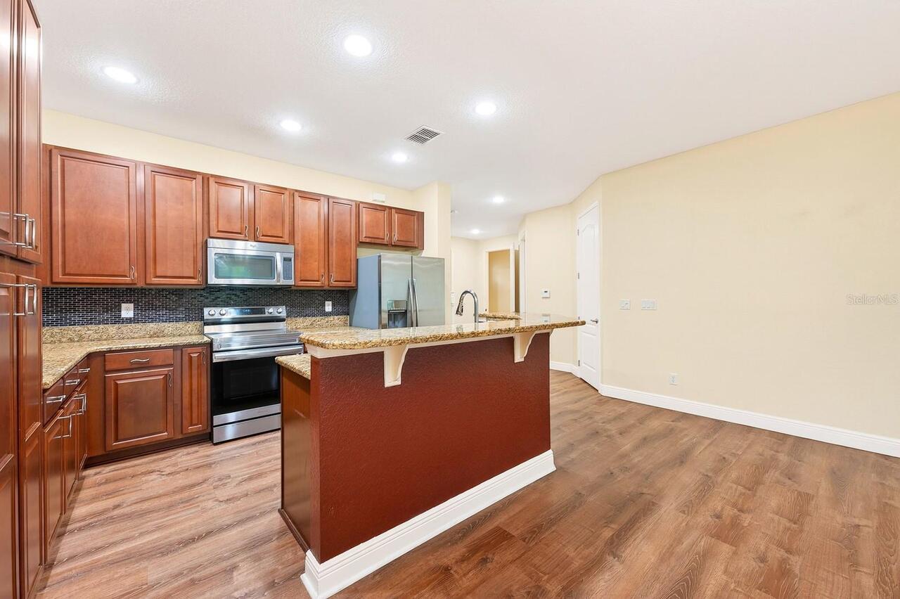 Listing Photo 9