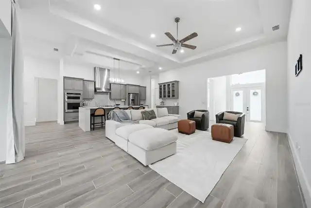 Listing Photo 10