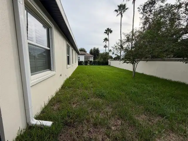 Listing Photo 12
