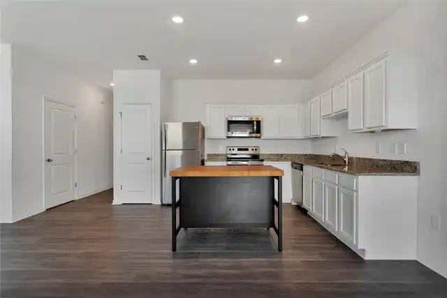 Listing Photo 7