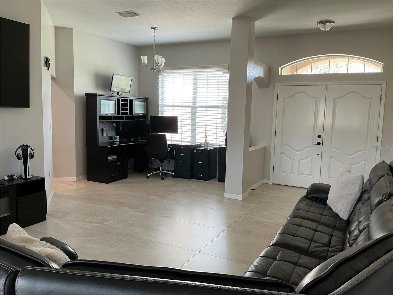 Listing Photo 11
