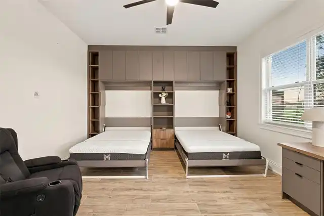 Listing Photo 9