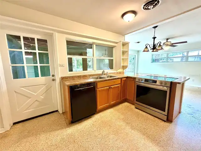 Listing Photo 42