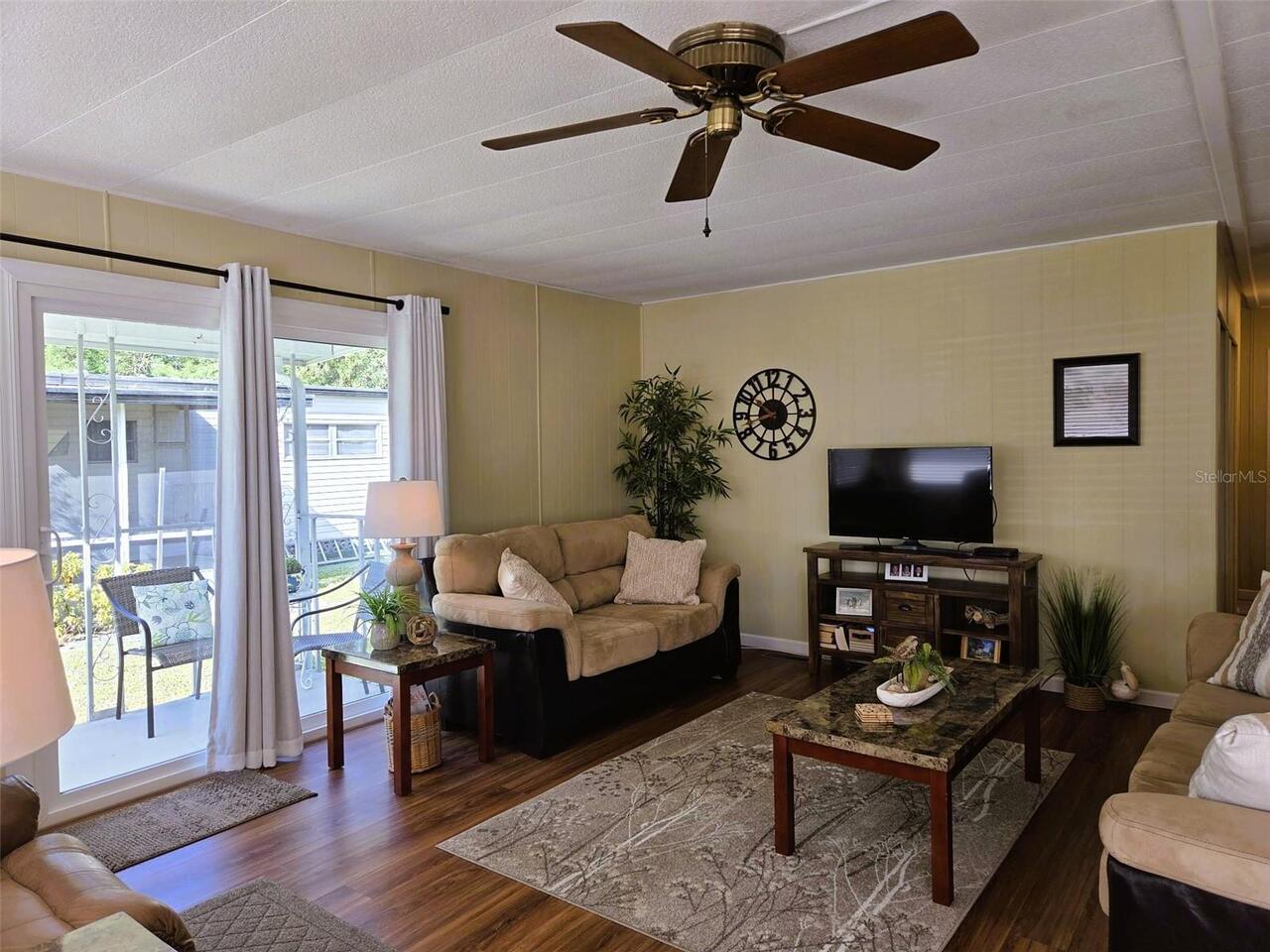 Listing Photo 12