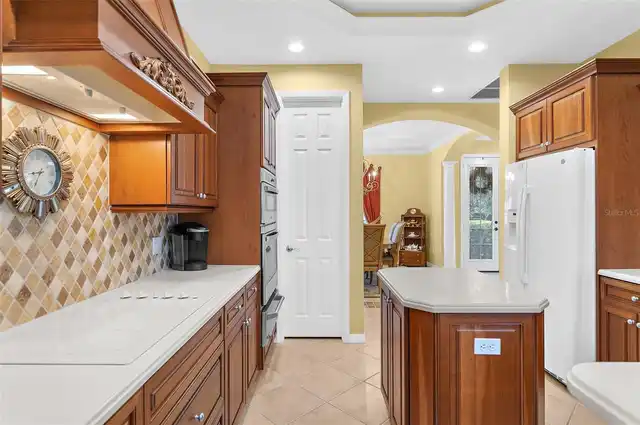 Listing Photo 9