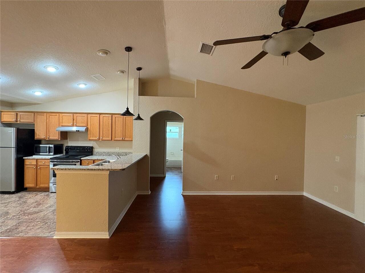 Listing Photo 10