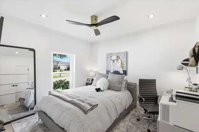 Listing Photo 9