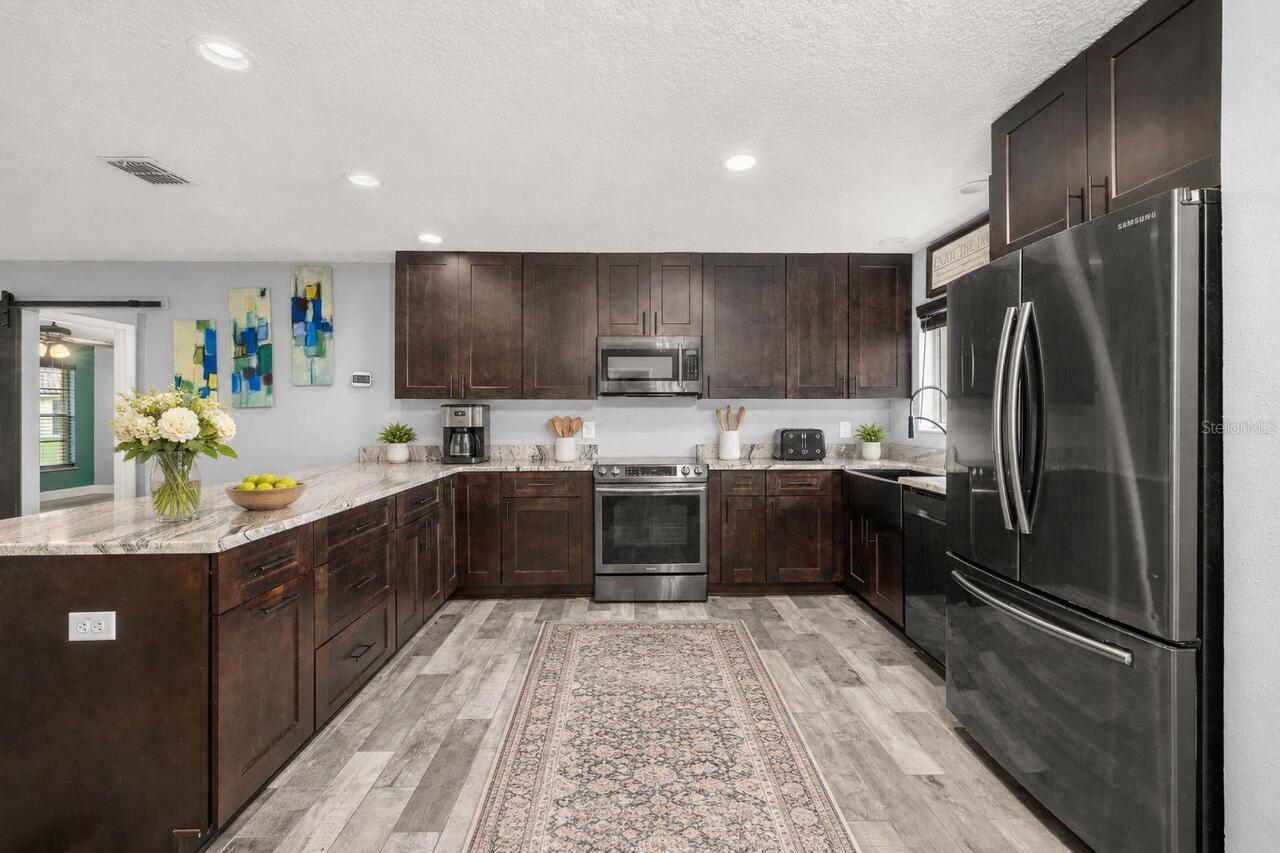 Listing Photo 9