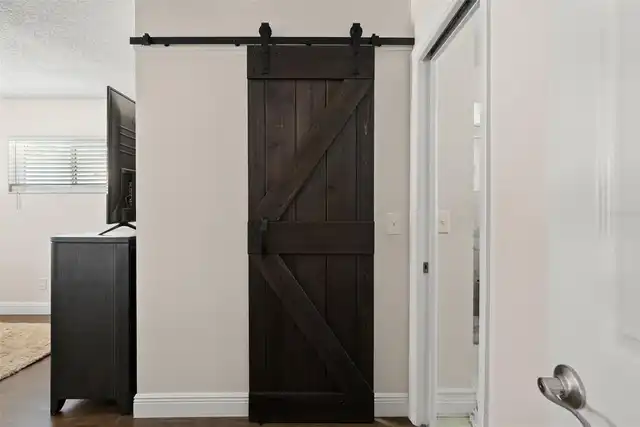 Listing Photo 18