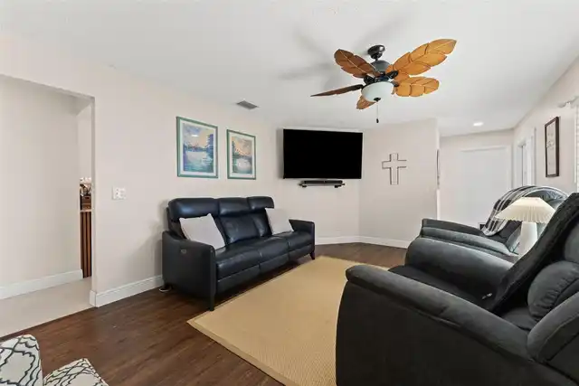 Listing Photo 22