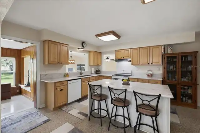 Listing Photo 6
