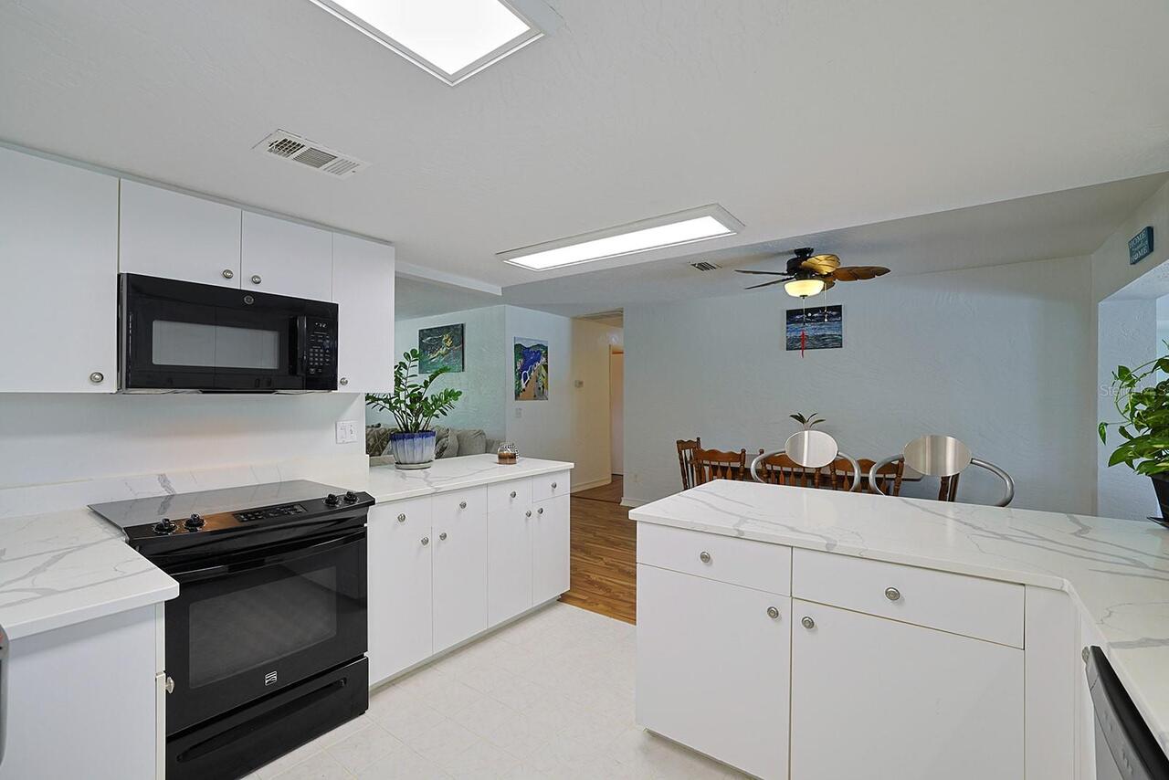 Listing Photo 10