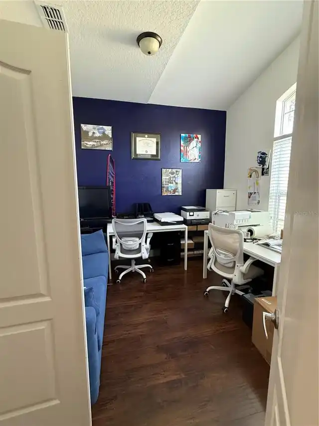 Listing Photo 12