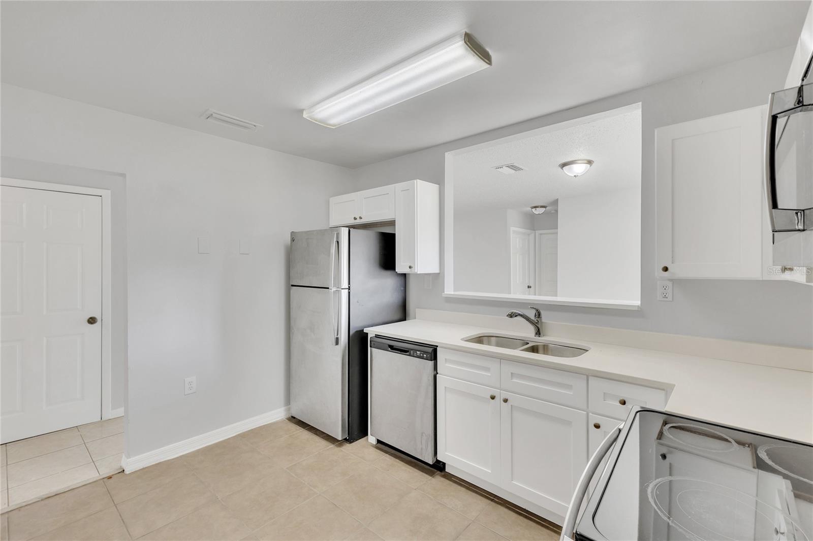Listing Photo 8