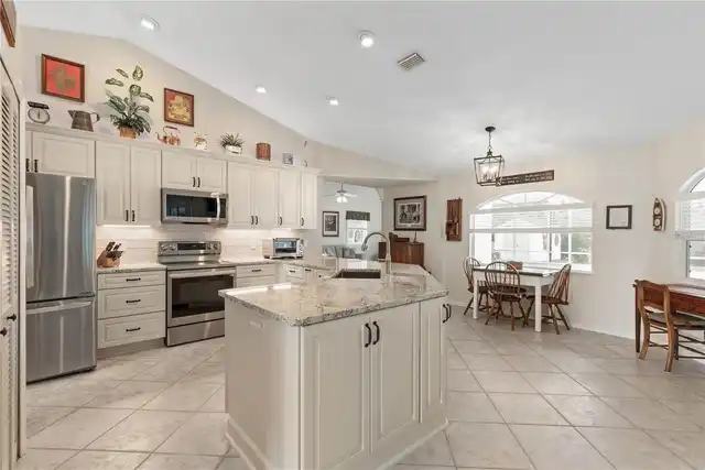 Listing Photo 8