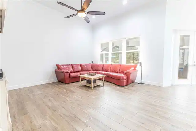 Listing Photo 15