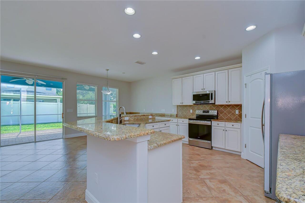 Listing Photo 10