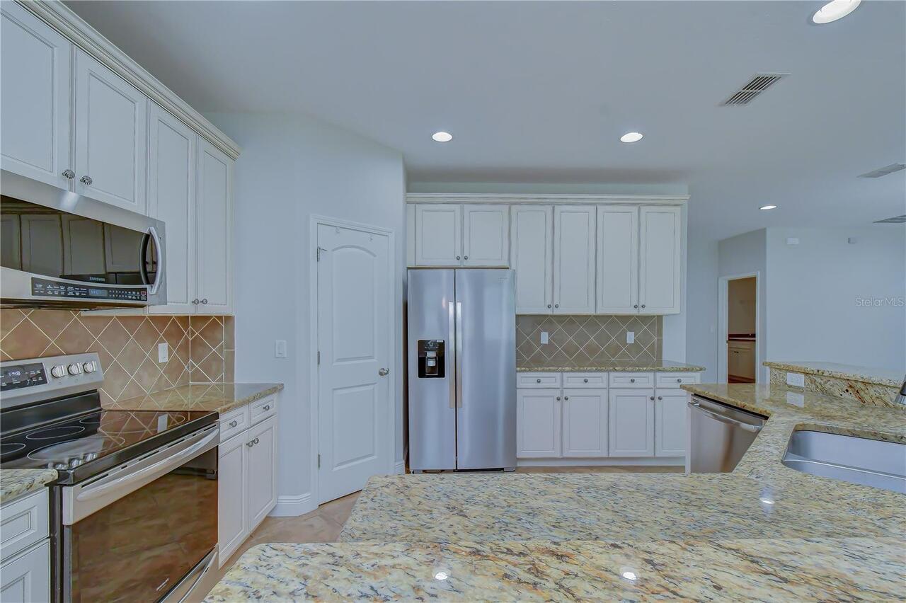 Listing Photo 12