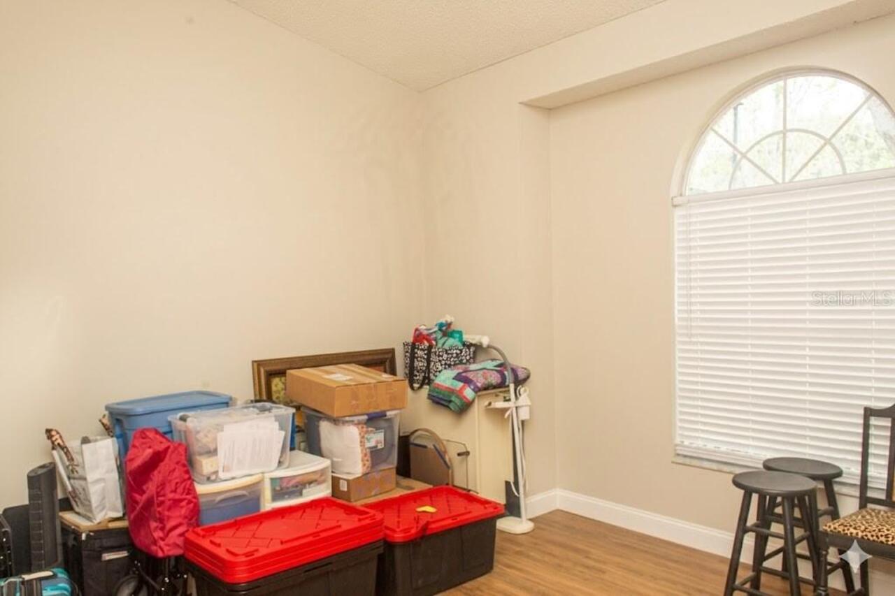 Listing Photo 9