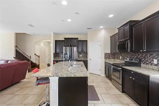 Listing Photo 12