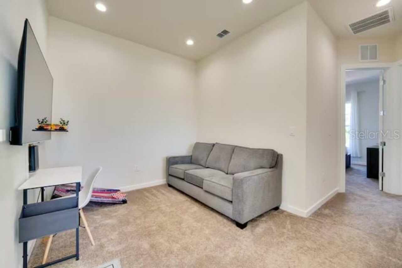 Listing Photo 14