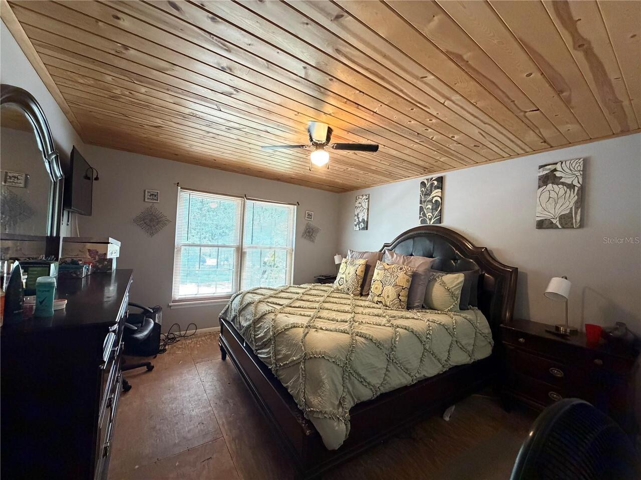 Listing Photo 12