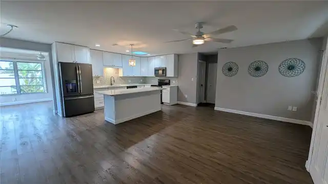 Listing Photo 10