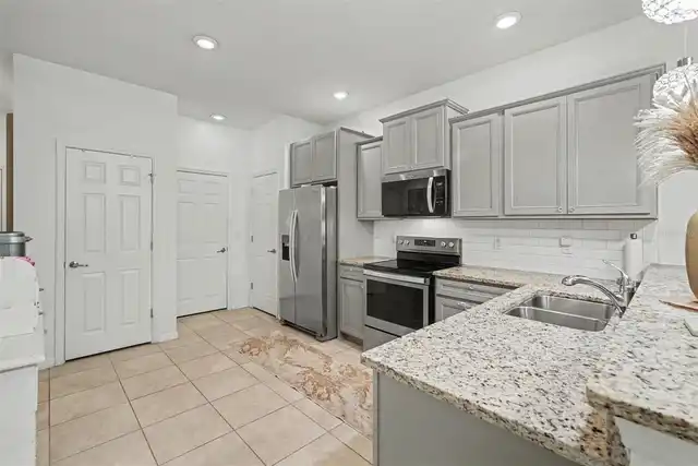 Listing Photo 8